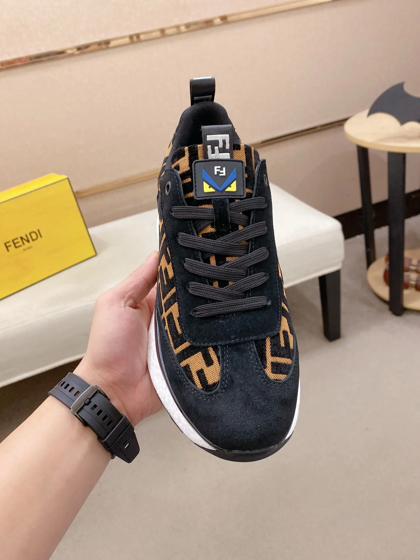 Factory price 442💰 (fendi) New high-top 👊🏻 upper 🇮🇹 imported cowhide fabric 🇩🇪 imported breathable mesh lining. The original outsole is molded to highlight the identity of every man, and the upper foot is elegant and stable🚶🏻🚶🏻The high-end custom counters reproduce the original version📯No matter the wind or rain, the shoe last remains unchanged and can withstand the verification of time🔍️,🔵 Size: 38-44